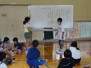 後半の、個性も発揮して盛り上がる交流会の写真