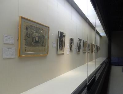 チラシや写真を展示している井上正夫資料室
