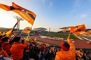 愛媛FCを応援するサポーター