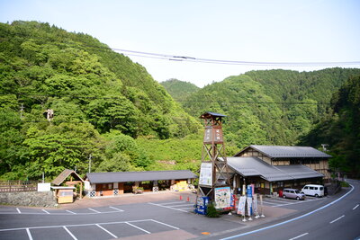 道の駅ひろた「峡の館」外観（総津）201805
